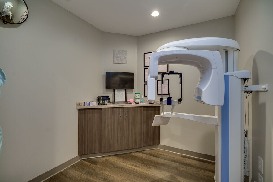 More Photos Of 5671 Far Hills Ave, Dayton Medical For Sale