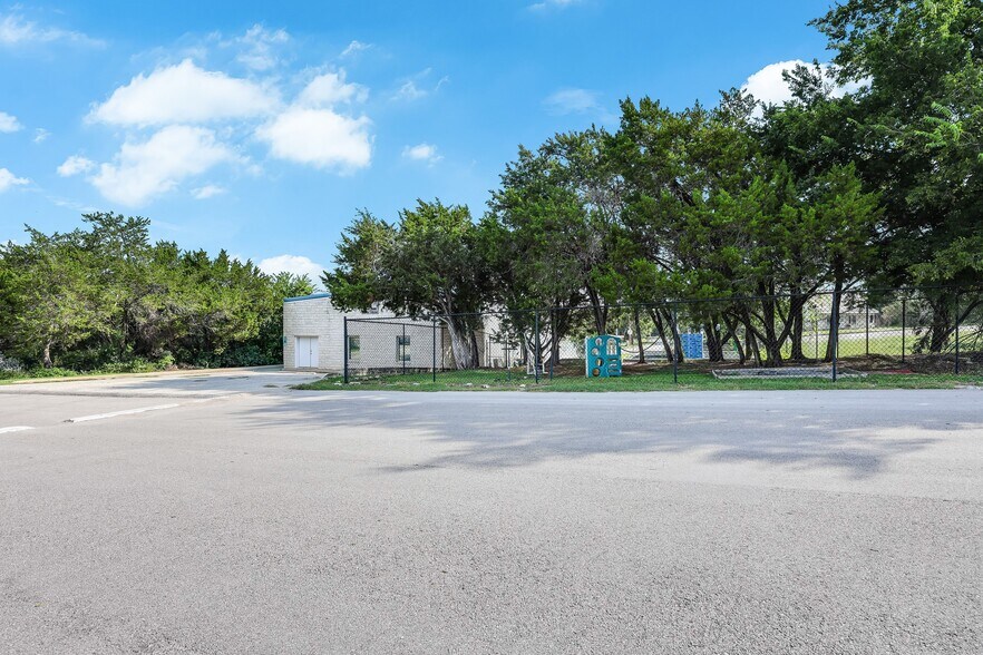 More Photos Of 20615 Dawn Dr, Lago Vista Freestanding For Sale