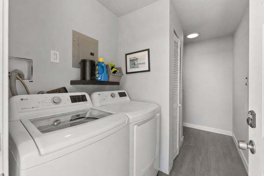 More Photos Of 829 11th St, Imperial Beach Apartments For Sale