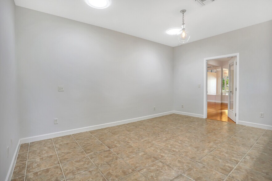 More Photos Of 311 S Main St, Winter Garden Office For Sale