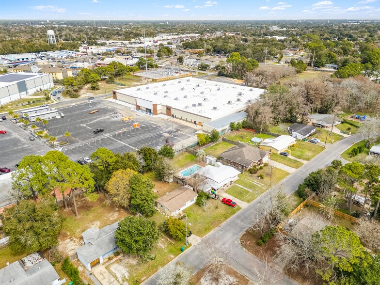 More Photos Of 546 Mary Esther Cut Off NW, Fort Walton Beach General Retail For Lease