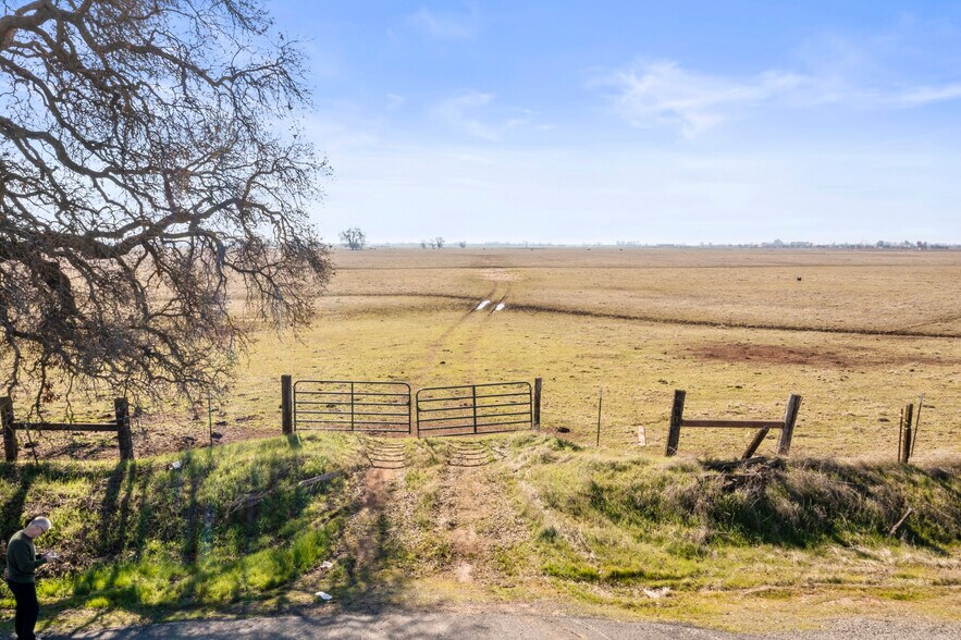 More Photos Of 3491 W Wise Rd, Lincoln Land For Sale