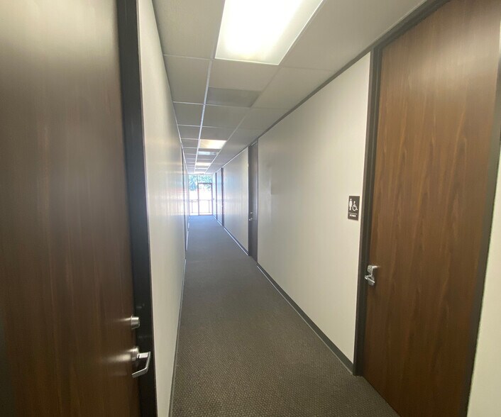 More Photos Of 12340 Jones Rd, Houston Unknown For Lease