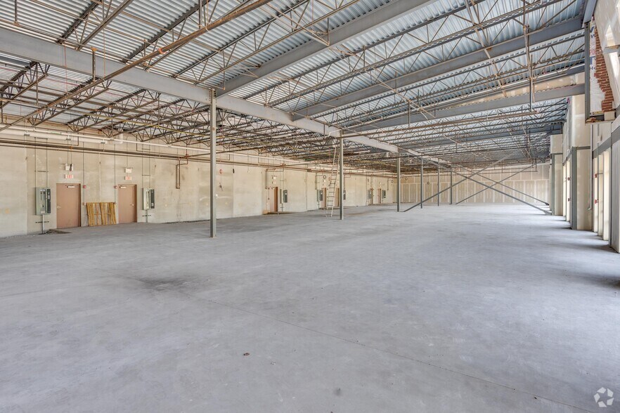 More Photos Of 4151 McCoy Dr, Aurora General Retail For Lease