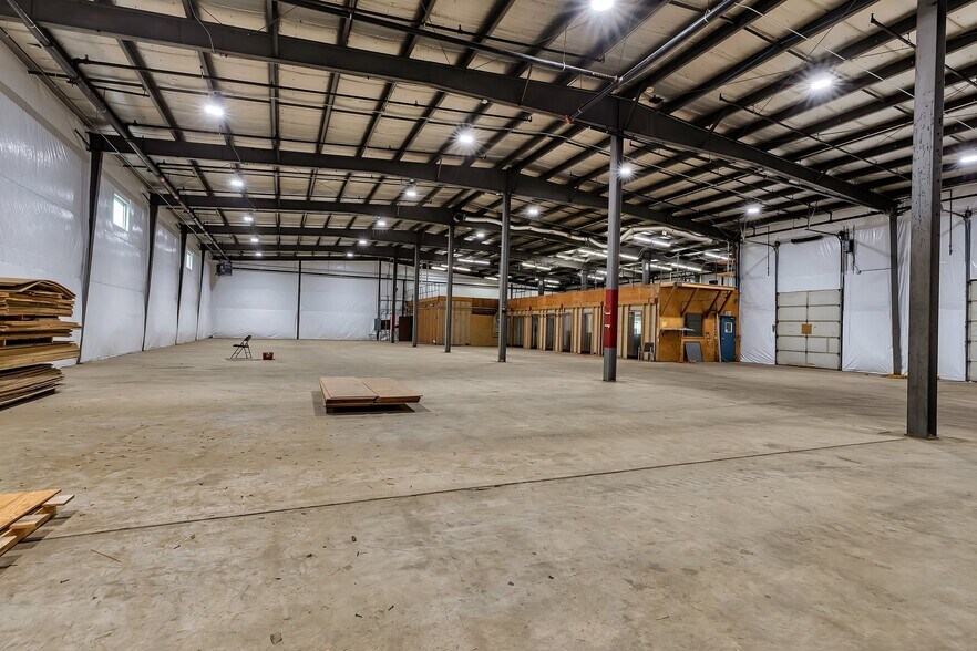 More Photos Of 725 Crescent St NE, Saint Cloud Warehouse For Lease