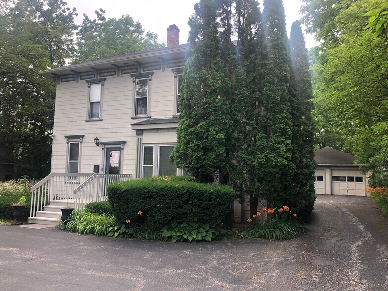 More Photos Of 137 W Park Ave, Libertyville Office For Lease