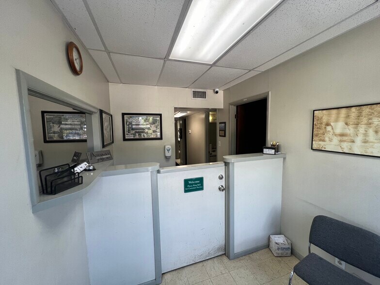 More Photos Of 5101 S 24th Ave, Tampa Manufacturing For Sale