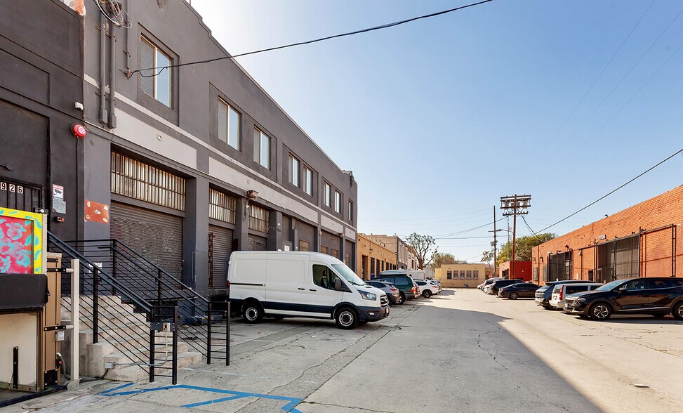 More Photos Of 1922 E 7th Pl, Los Angeles Light Manufacturing For Lease