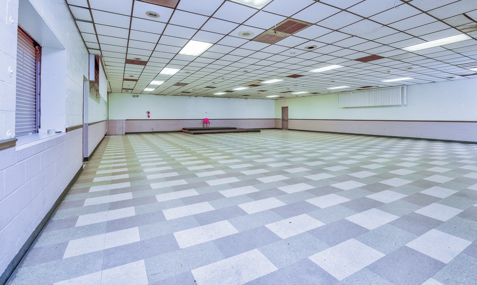 More Photos Of 10 Pythian Dr, Edgewater Lodge Meeting Hall For Sale