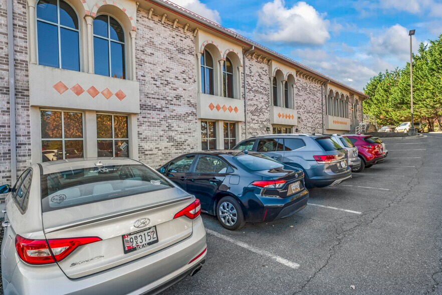 More Photos Of 46B Thomas Johnson Dr, Frederick Medical For Lease