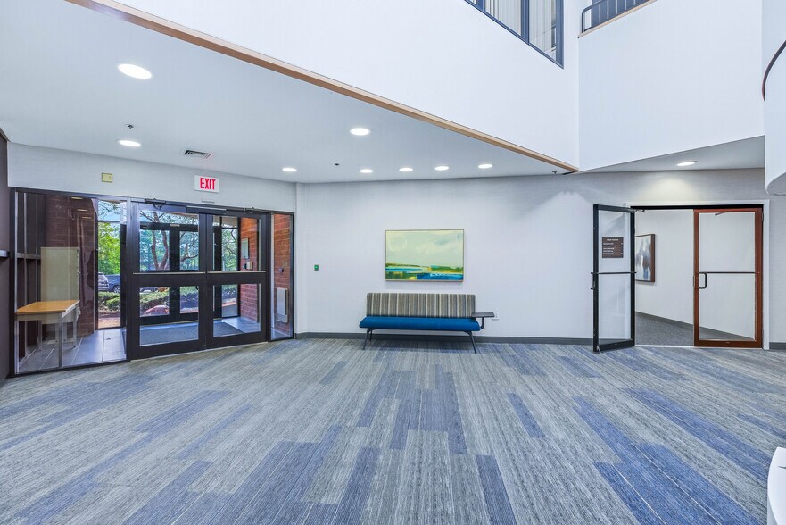 More Photos Of 325 Wood Rd, Braintree Office For Lease