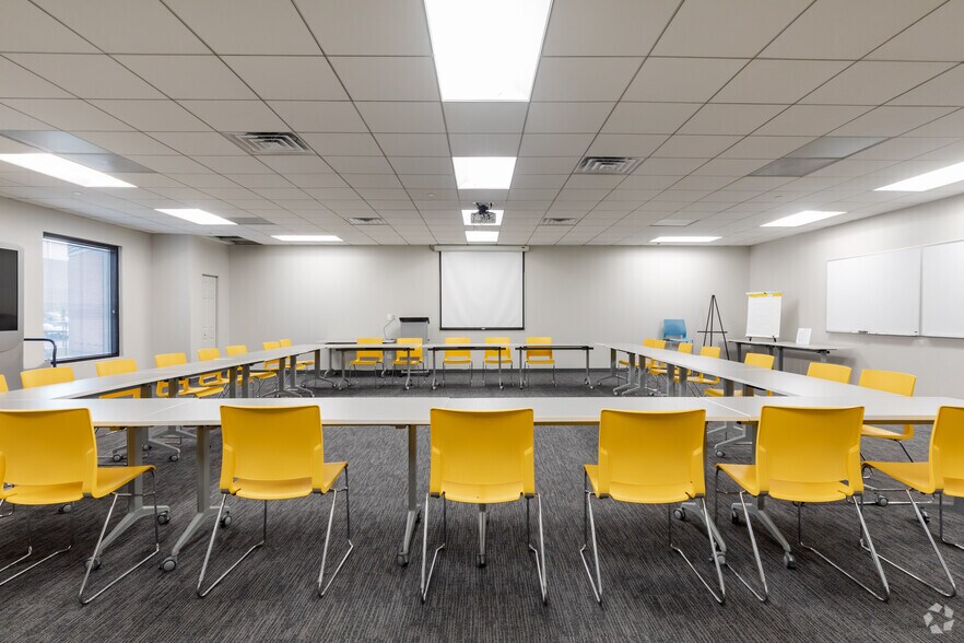 More Photos Of 1600 Golf Rd, Rolling Meadows Office For Lease