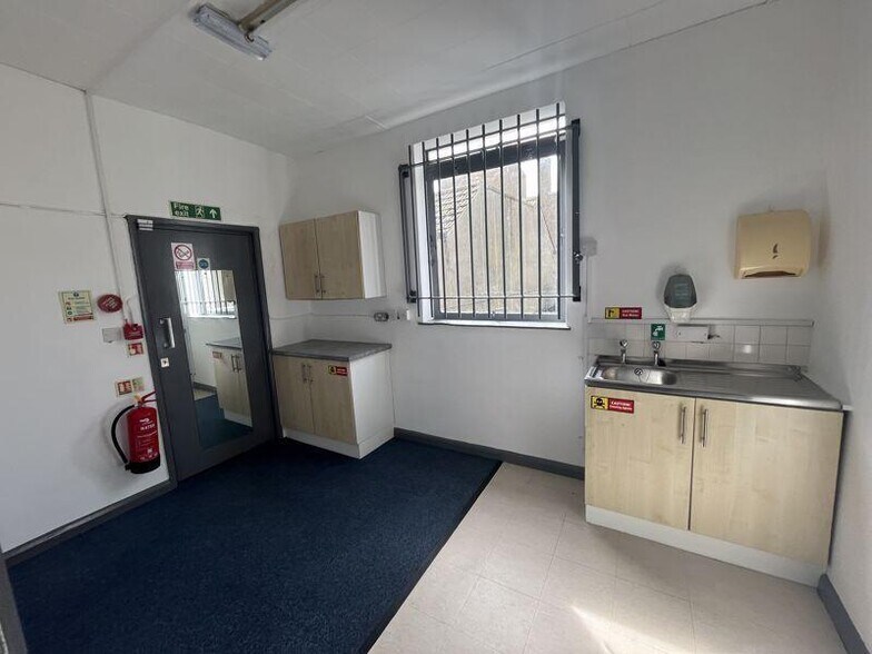 More Photos Of 8 High St, Ramsgate Storefront Retail Residential For Lease