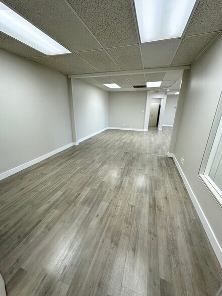 More Photos Of 4550 Kearny Villa Rd, San Diego Office For Sale
