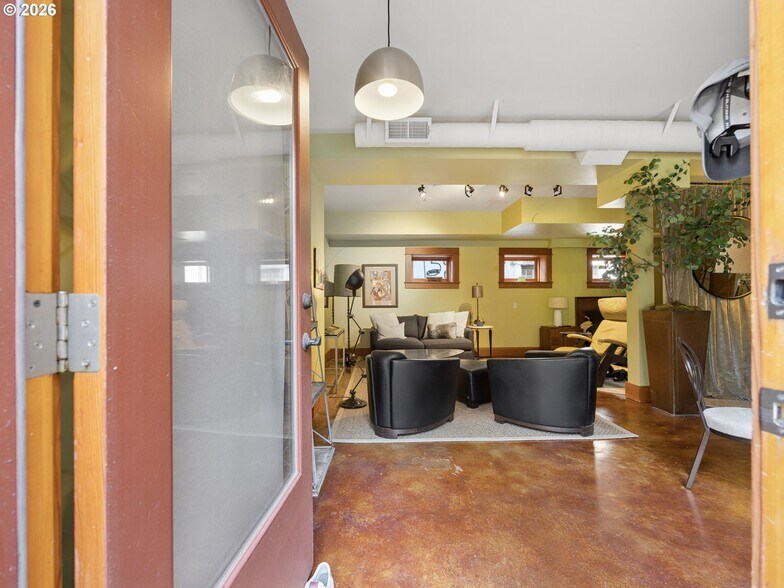More Photos Of 5400 NE 30th Ave, Portland Office For Lease