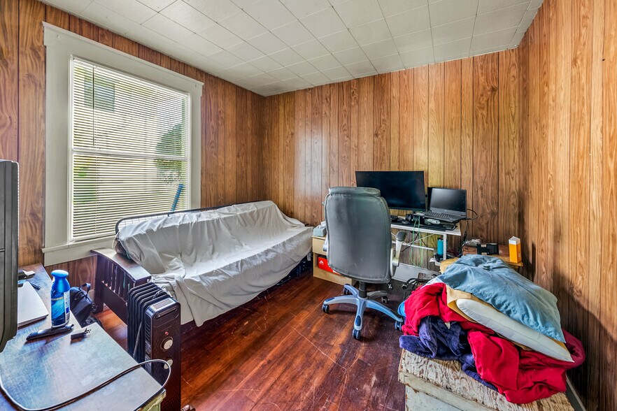 More Photos Of 807 NW 5th St, Grants Pass Apartments For Sale