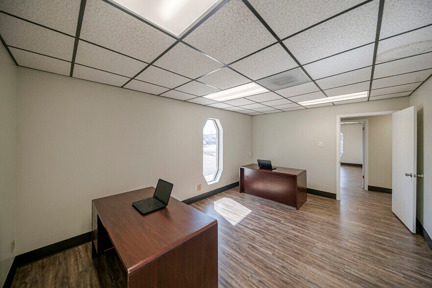 More Photos Of 1410 Rankin Hwy, Midland Office For Sale