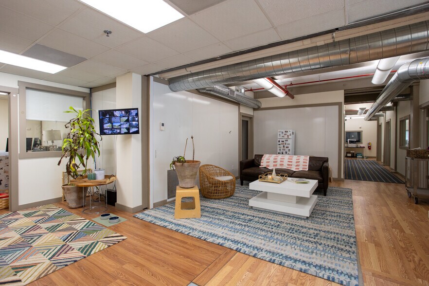 More Photos Of 125 Pecks Rd, Pittsfield Warehouse For Sale