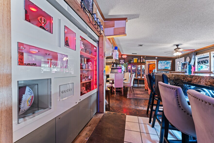 More Photos Of 33855 Blanco Rd, Bulverde Bar For Sale