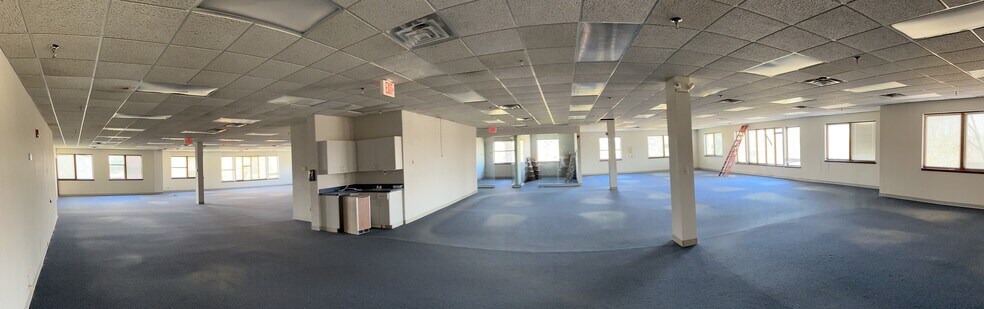 More Photos Of 3300 University Dr, Auburn Hills Office For Lease