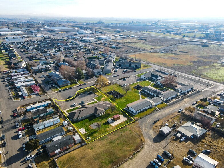 More Photos Of 1691 Washington Ct, Sunnyside Office For Sale