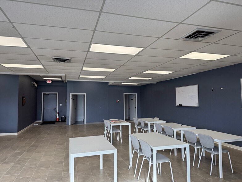 More Photos Of 31-35 Webster Square Rd, Berlin Freestanding For Lease