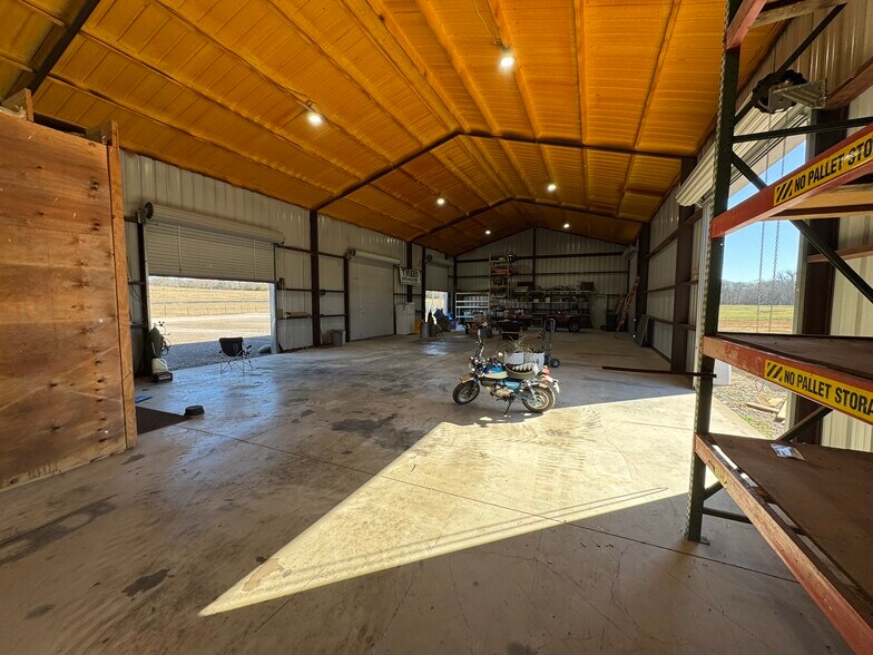 More Photos Of 6920 County Road 202, McKinney Warehouse For Lease