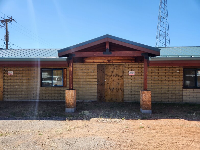 More Photos Of 704 S Meadow St, Payson Office For Sale