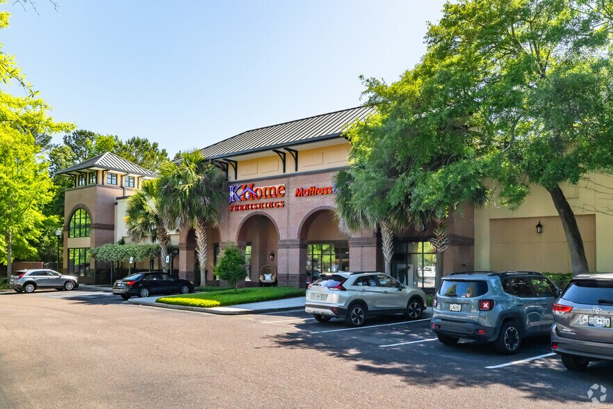 More Photos Of 600 Long Point Rd, Mount Pleasant Unknown For Lease