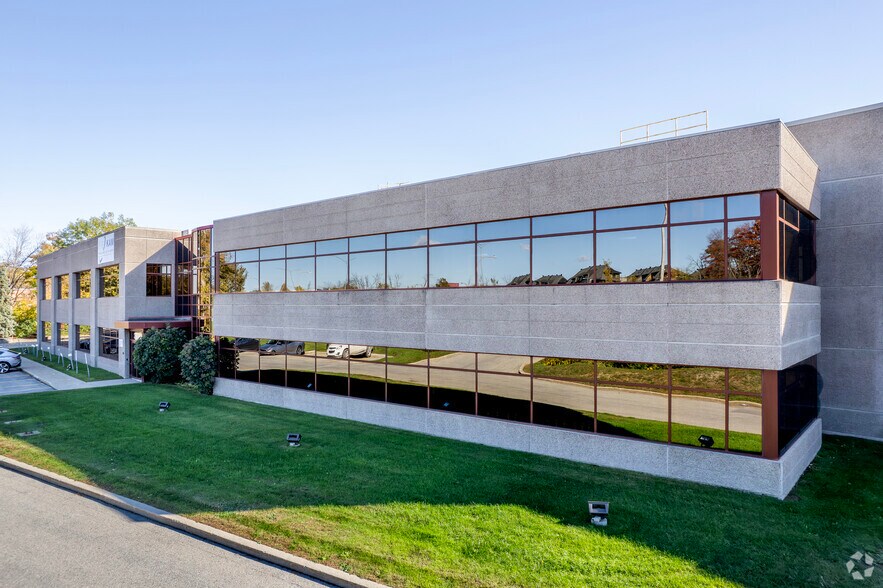 Primary Photo Of 22000-22200 Aut Transcanadienne, Baie-d'urfe Industrial For Sale