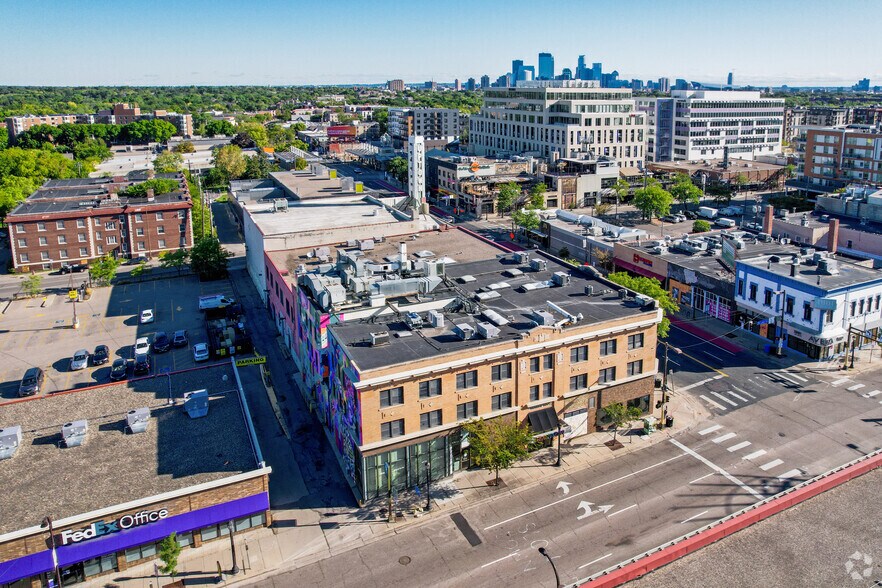 More Photos Of 2908-2916 Hennepin Ave, Minneapolis Storefront For Lease