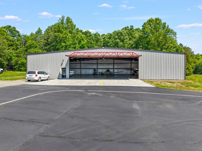 More Photos Of 249 Gilbert Rd, Mocksville Airport For Sale