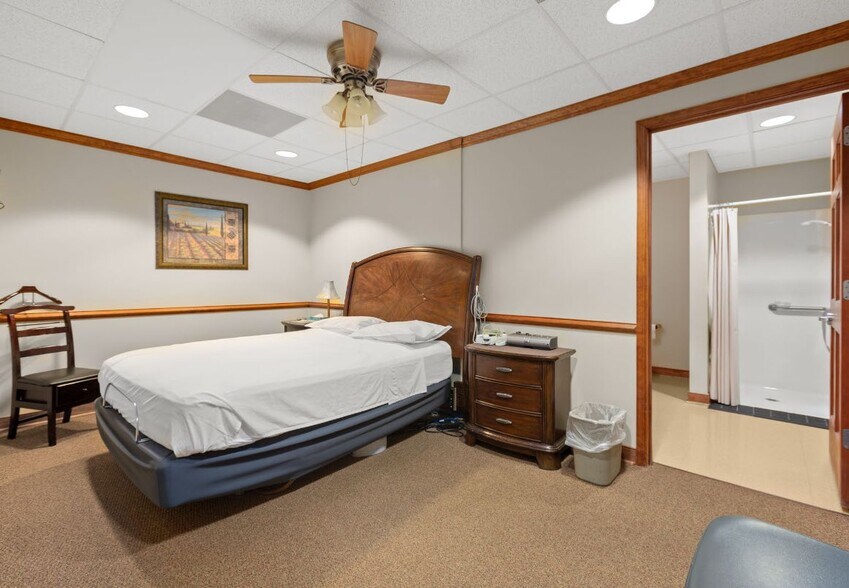 More Photos Of 521 Park Hill Dr, Fredericksburg Medical For Sale