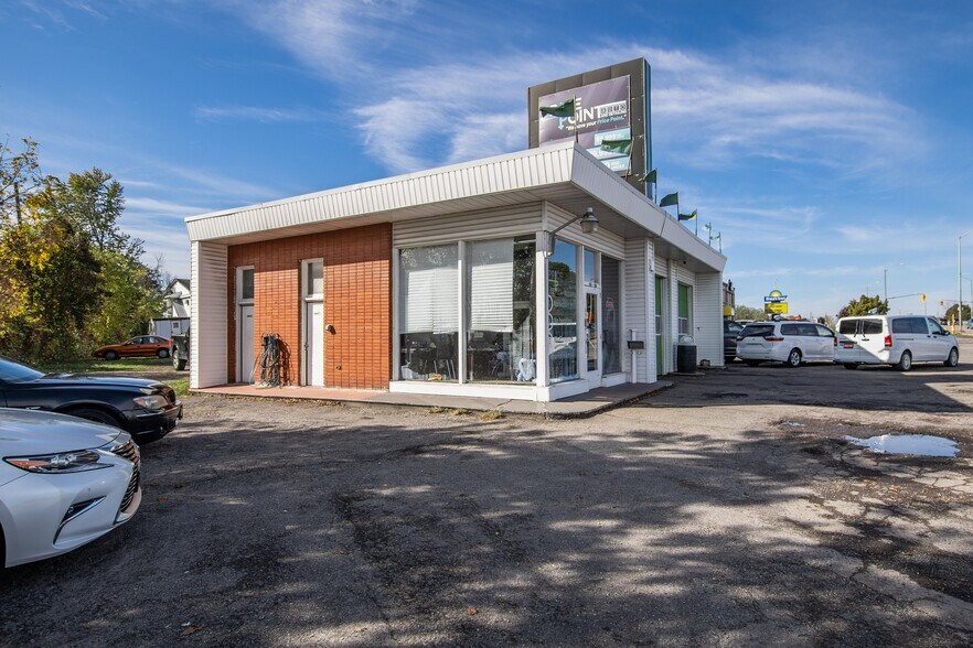 More Photos Of 146 Stewart Blvd, Brockville Light Manufacturing For Sale