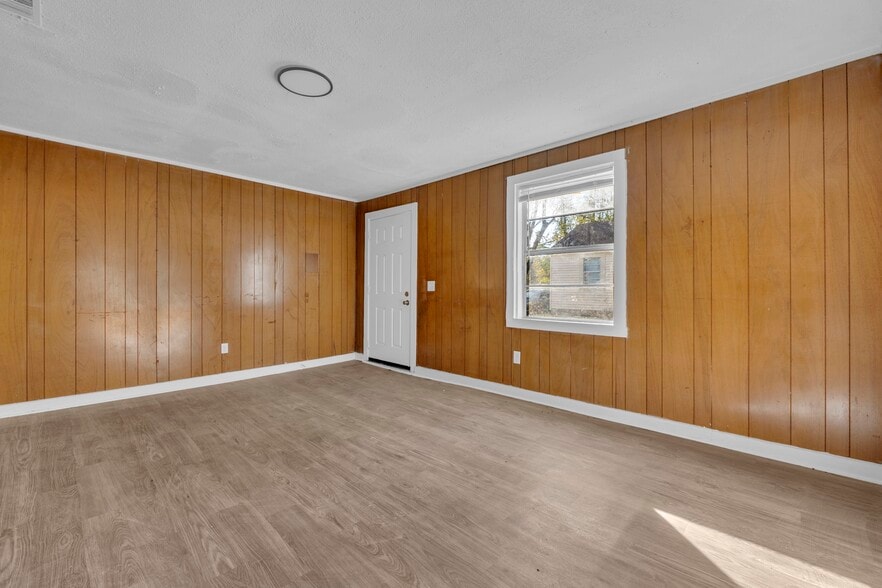 More Photos Of 74 Tom Bayne St, West Point Multifamily For Sale