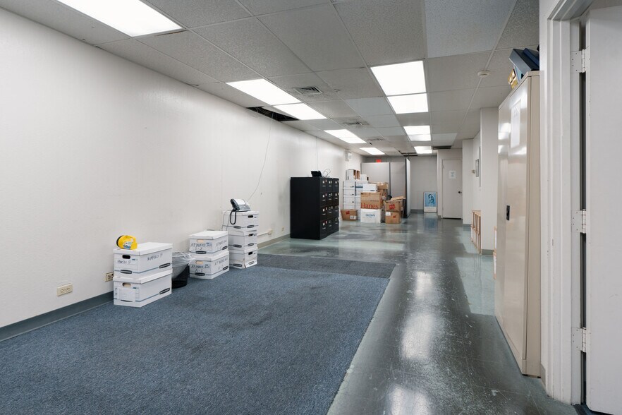 More Photos Of 2613 Waiwai Loop, Honolulu Warehouse For Sale