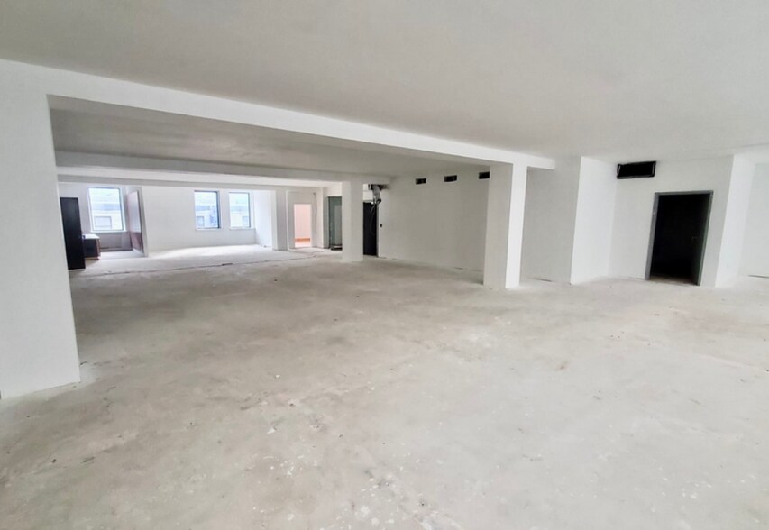 More Photos Of 255 Rue Notre-Dame O, Montréal Loft Creative Space For Lease