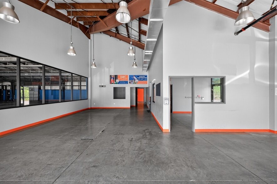 More Photos Of 3201 Northside Dr, Raleigh Light Distribution For Lease