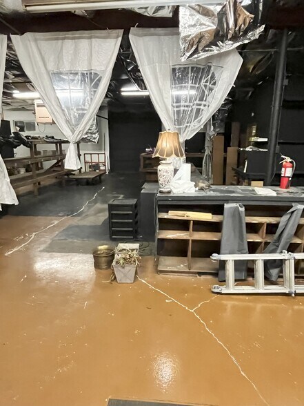 More Photos Of 943 Gallatin, Jackson Warehouse For Sale