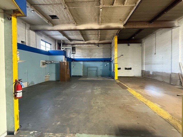 More Photos Of 47 Maple Ave, Flemington Light Manufacturing For Lease