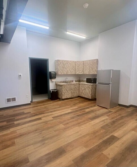 More Photos Of 605 Burns St, Cincinnati Office For Lease