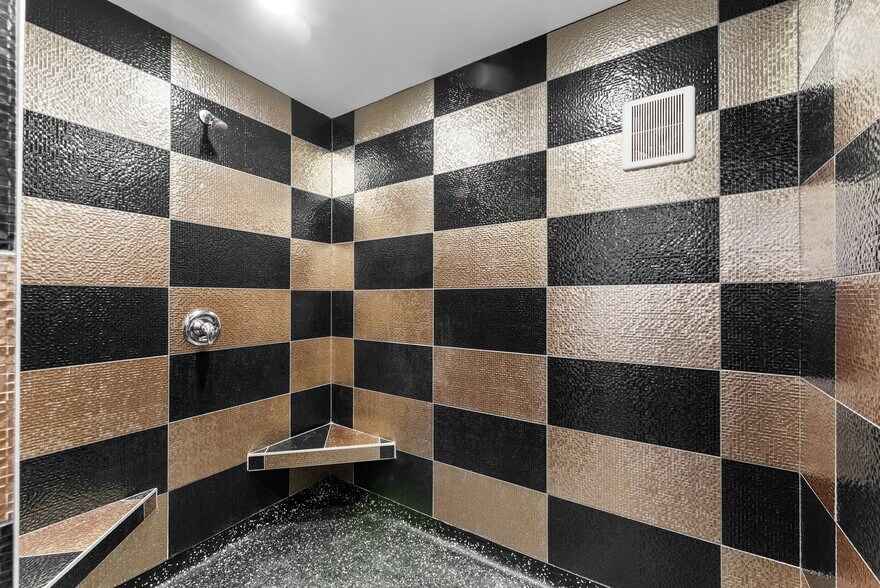 More Photos Of 1366 Hornblend St, San Diego Flex For Lease