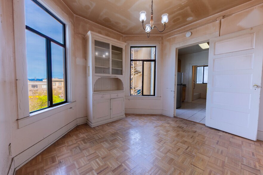 More Photos Of 39 John St, San Francisco Apartments For Sale