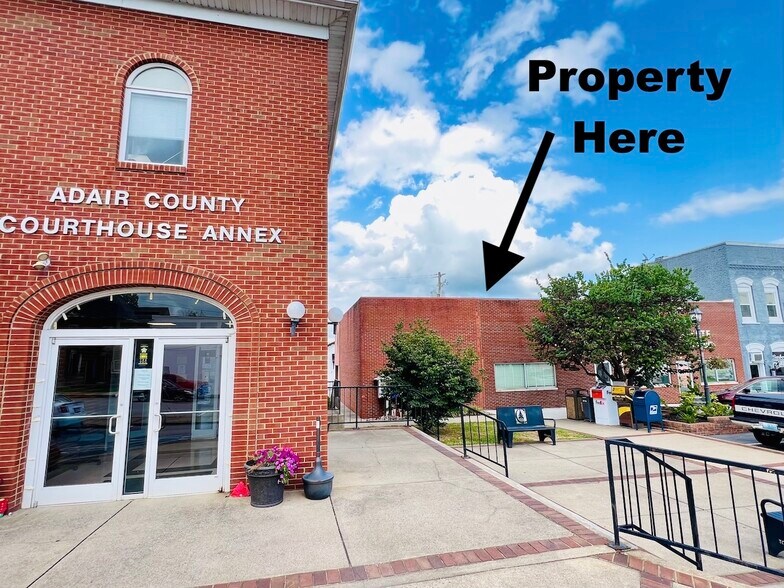 More Photos Of 414 Public Sq, Columbia Office For Sale
