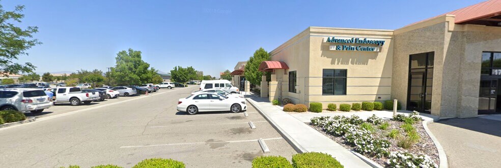 More Photos Of 1753 W Avenue J, Lancaster Medical For Lease