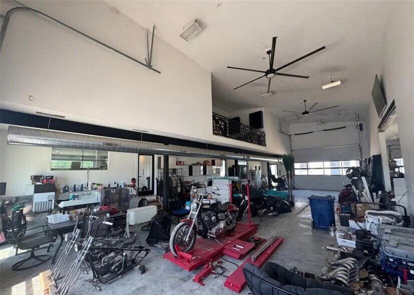 More Photos Of 19199 Quarry Rd, Warrenton Service For Sale