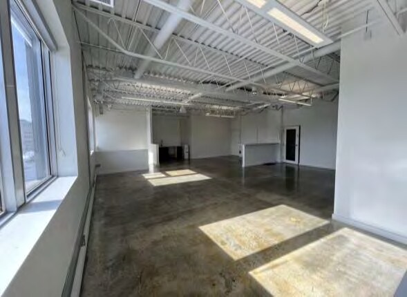 More Photos Of 22 Water St S, Kitchener Office For Lease