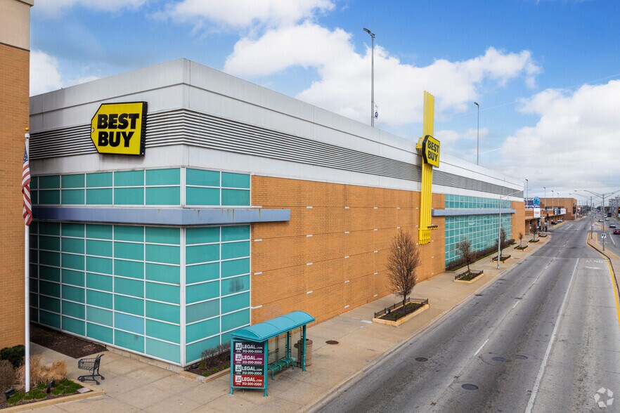 More Photos Of 4104 N Harlem Ave, Norridge Unknown For Lease