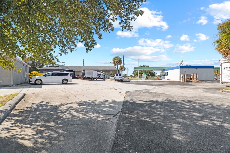 More Photos Of 665 S Babcock St, Melbourne Auto Repair For Sale