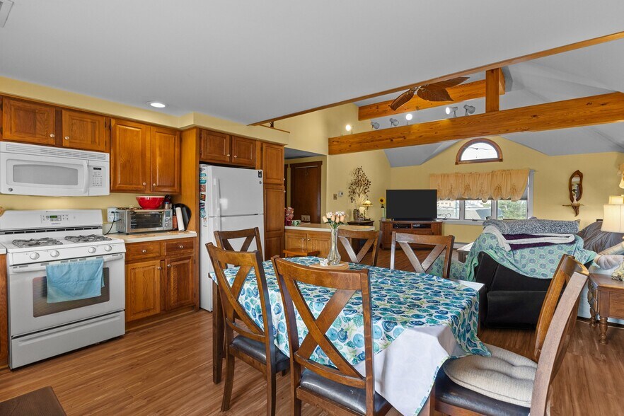 More Photos Of 512 Long Beach Blvd, Surf City Restaurant For Sale